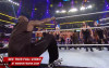 俠客歐尼爾突然出現在WWE擂台大戰上，當他一站上台...選手們瞬間「全變小矮人」