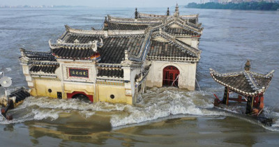 寺廟「被洪水沖700年」為何都沒倒？專家解釋神奇原因：長江上的奇景！